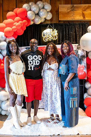 20260530_dara grad1171