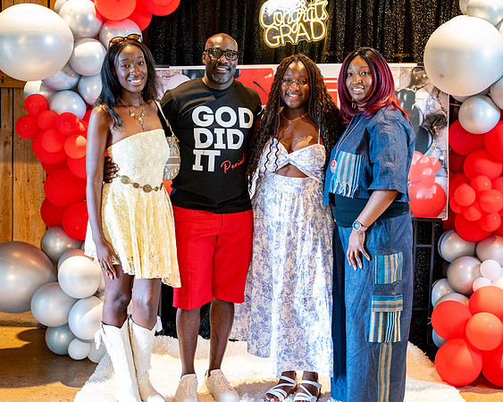 20260530_dara grad1172