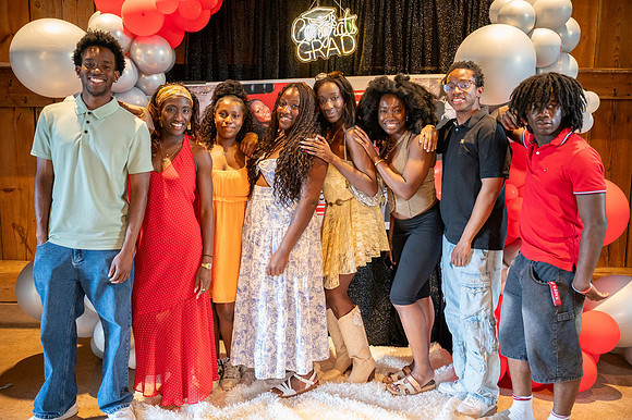 20260530_dara grad1211