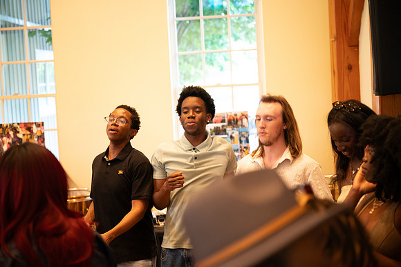 20260530_dara grad1259